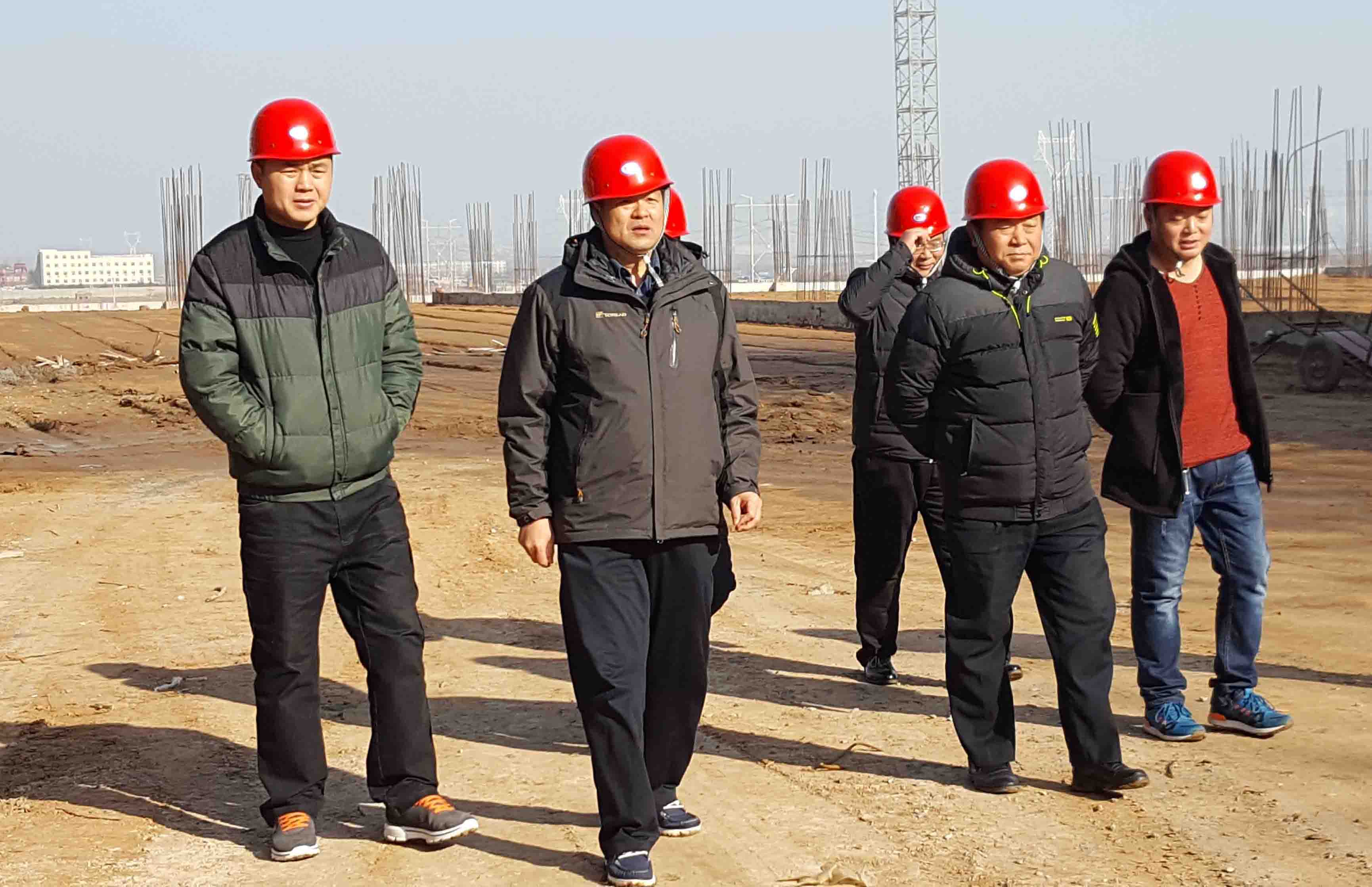 黨委書記杜巨樂一行到邢臺紅星項(xiàng)目部檢查指導(dǎo)工作