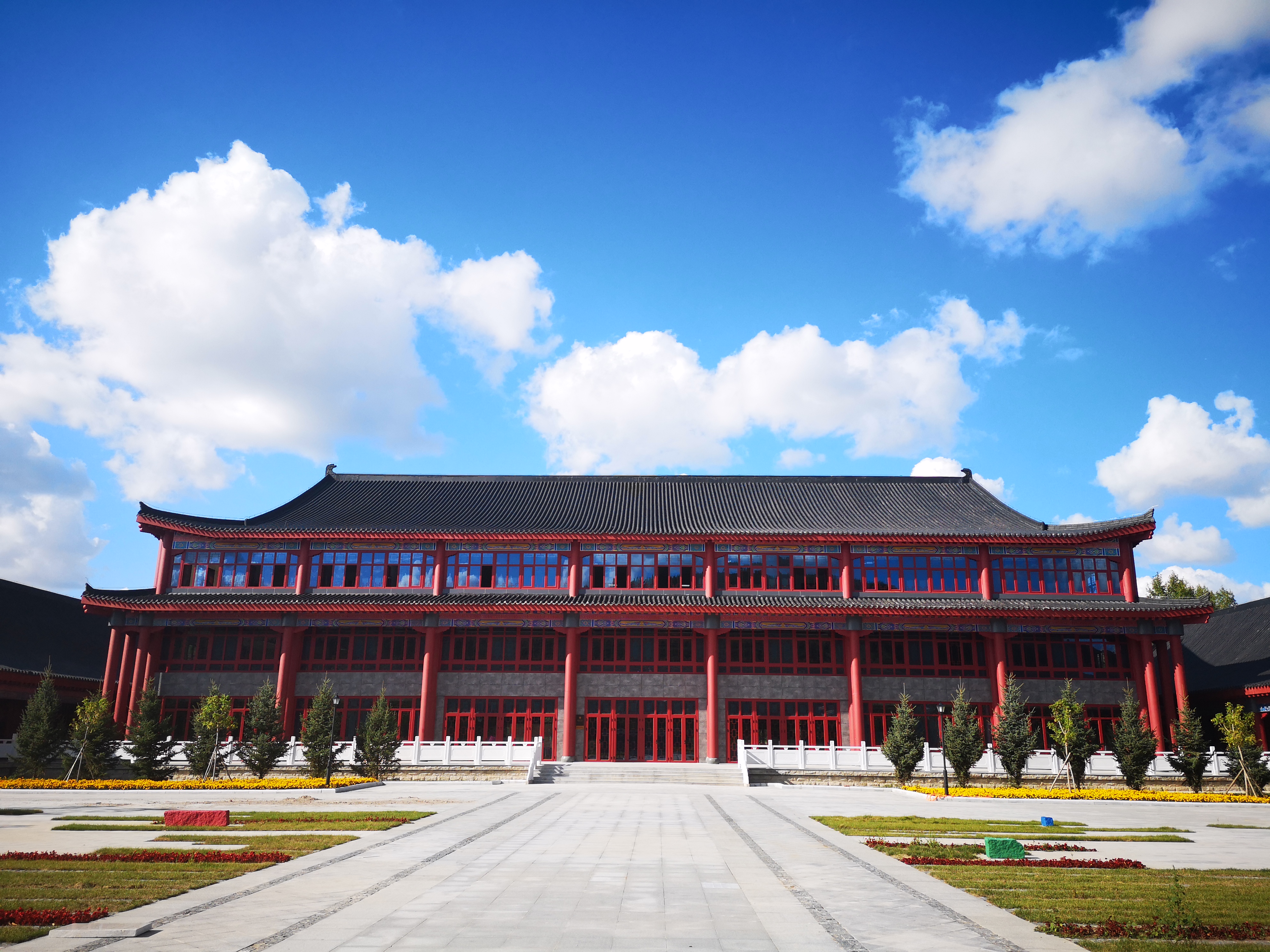 豐寧疏林草原與天成號(hào)驛站首批落地項(xiàng)目游客中心室內(nèi)外精裝修工程