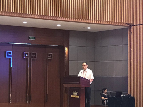 中京建設(shè)集團(tuán)執(zhí)行總裁胡紹明代表社會(huì)資本方代表發(fā)言